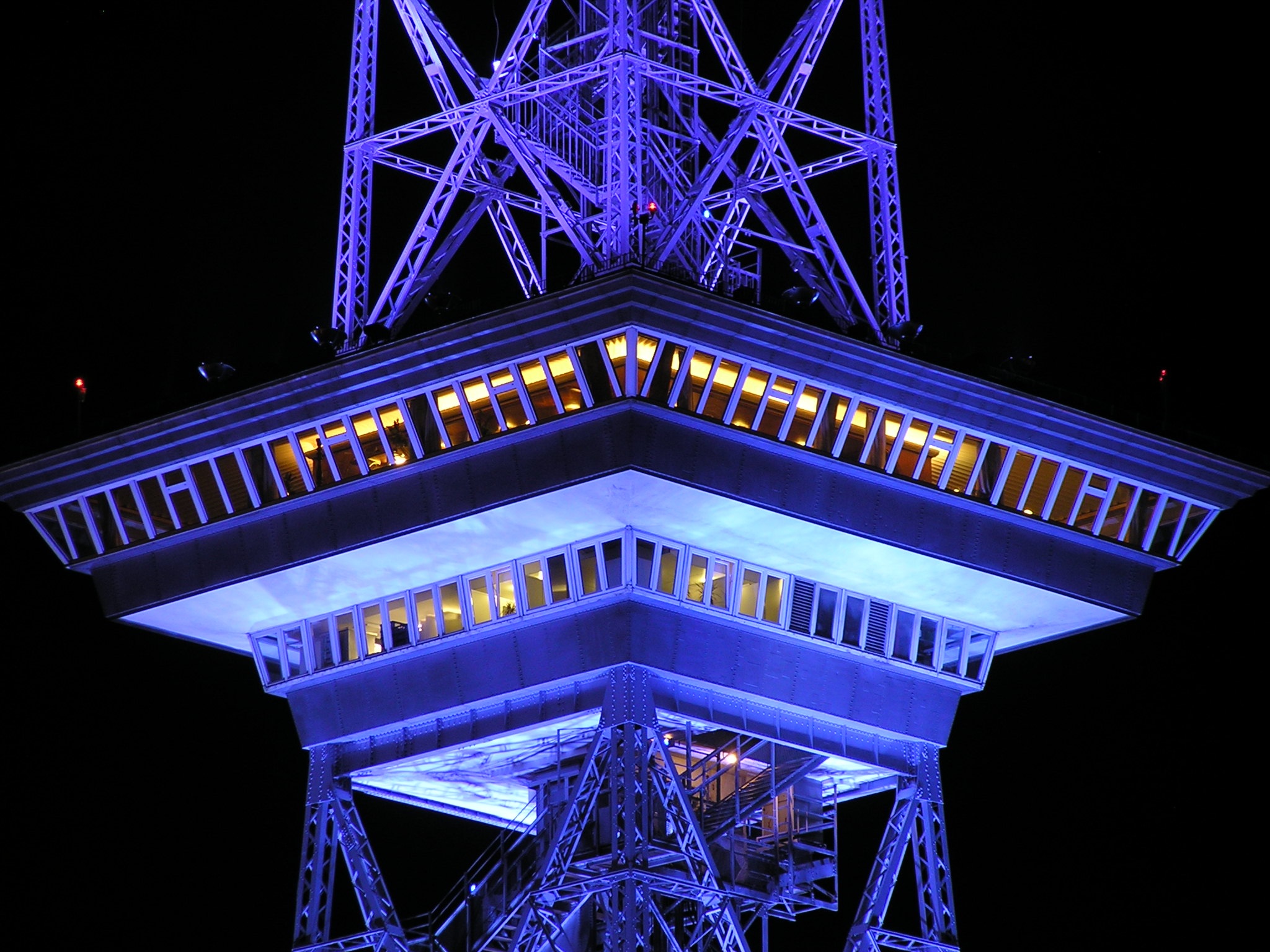 radio-tower-490032